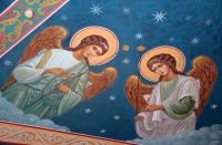 Завершено обновление росписи средней части храма святителя Иннокентия Иркутского