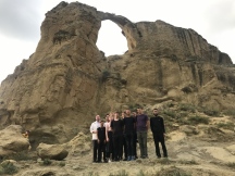 2. Потом поехали на гору Кольцо, где рассказали легенду о девушке – дочери князя и пастухе.JPG