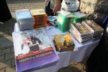 "Состоится ли второе Крещение Руси?" Акция по раздаче Евангелий у стен Успенского собора г. Хабаровска. 28 июля 2011г.