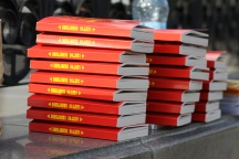 "Состоится ли второе Крещение Руси?" Акция по раздаче Евангелий у стен Успенского собора г. Хабаровска. 28 июля 2011г.