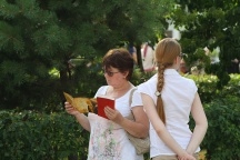 "Состоится ли второе Крещение Руси?" Акция по раздаче Евангелий у стен Успенского собора г. Хабаровска. 28 июля 2011г.